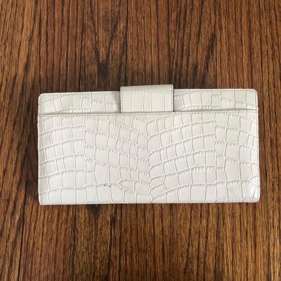 MK Wallet/Clutch - Picture 2 of 5